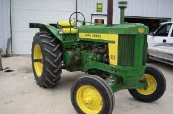 John Deere 620 Standard