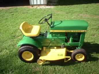 1967 John Deere 60 Lawn Tracto