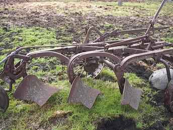 John Deere 3 Bottom Plow