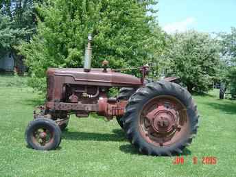 Farmall M W/ Wide Front