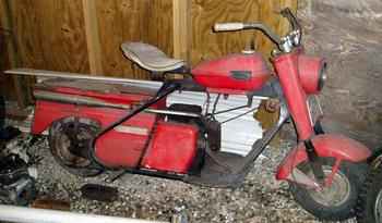 3 Cushmans And A Lambretta 