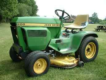 John Deere 200 Garden Tractor