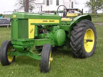 John Deere 620 Standard