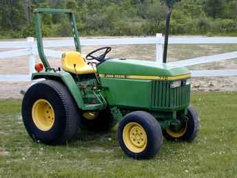 John Deere  770  Compact  4X4