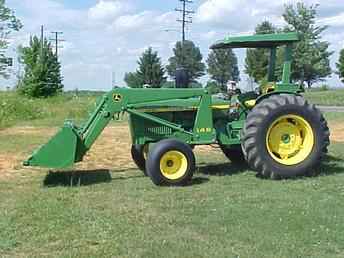 2240 John Deere /146 Loader
