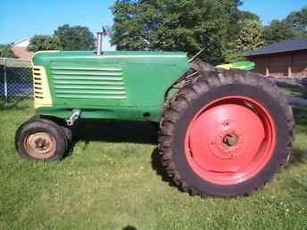 1952 Oliver 77 Stock Puller