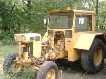 570 Case Airport Tractor