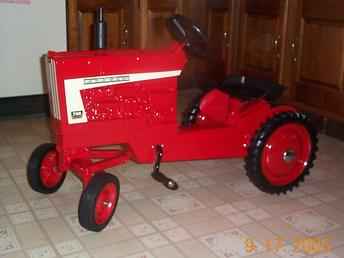 706 Farmall Pedal Tractor 2003