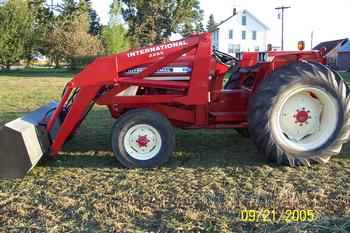 Ih 574 Utility With Loader