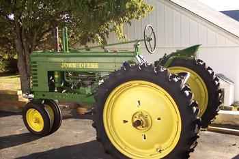 1940 John Deere Slant Dash B