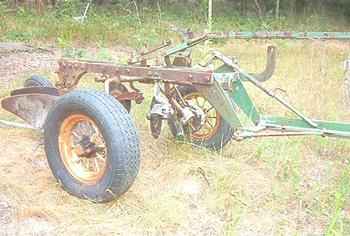 John Deere 2X16 Hyd. & 4X14 Trip Plow 