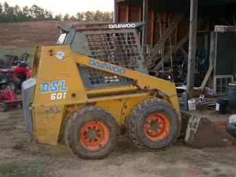 96 Daewoo DSL 601 Skidloader