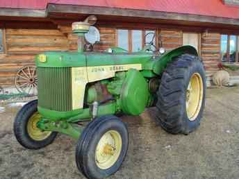 John Deere 830 Electric