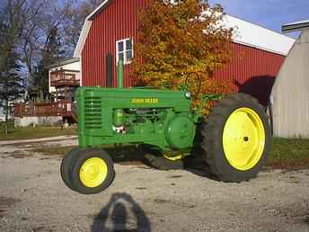 John Deere A 1947 Long Hood