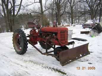 Farmall Super C + Snow Plow