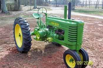 John  Deere  A  (Hand Crank)