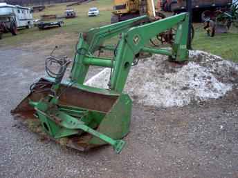 John Deere 148 Loader