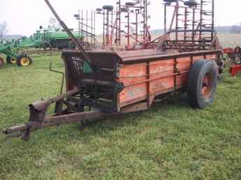 New Idea #19 Manure Spreader