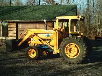 Ford 3400  Loader Tractor