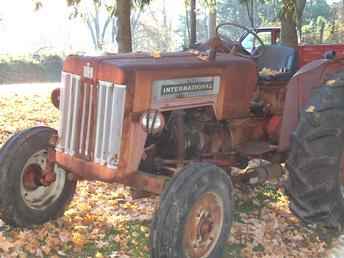 Used Farm Tractors for Sale: International B414 Tractor (2006-01-29