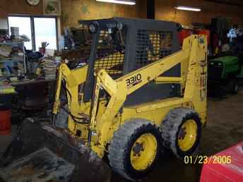 Gehl 3310 Skid Loader