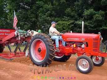 IH300 Utility   93 Horsepower