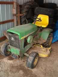 John Deere 140 Lawn Tractor