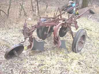 Ihc No. 8 2X14 Trip Plow