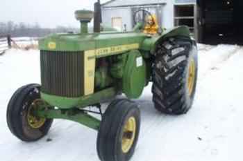 1957 John Deere 820((((Sold)))