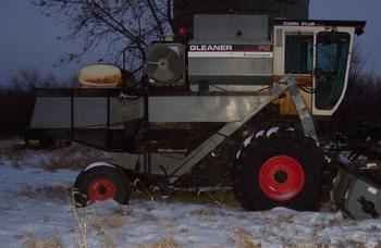 1981 F2 Gleaner Diesel Combine