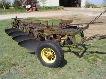 Nice John Deere 4X16 Hyd Lift Plow