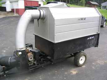 Trac VAC Model 880 Lawn VAC