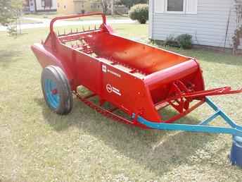 Ih Farmall 100 Spreader