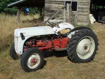 Ford 8N Tractor (+ Implements)