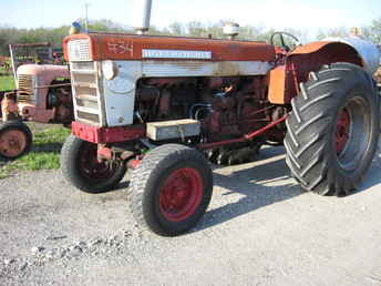 International 560 Wheatland