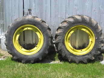 John Deere 420-430 Rims,Tires