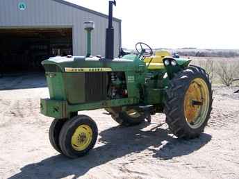 John Deere 3010