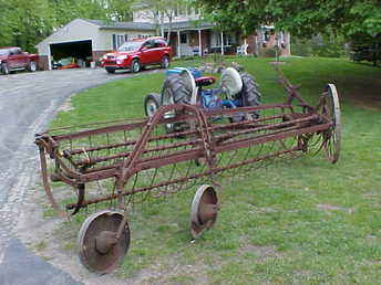 Hay Rake--Side Delivery--Pull 