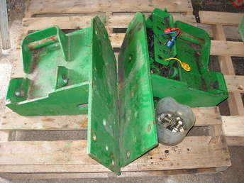 John Deere 720 Loader Mounts