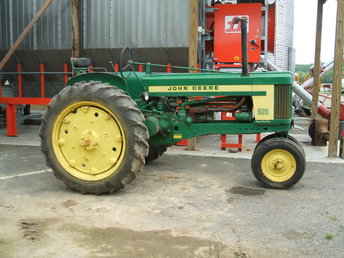 John Deere 520