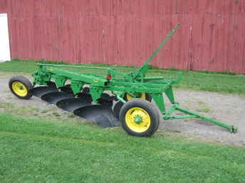 John Deere F640H Plow