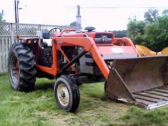 Massy Ferguson 1100 & Loader