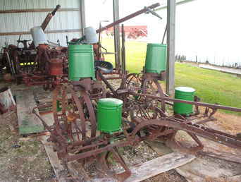 J,D. 2ROW Planter