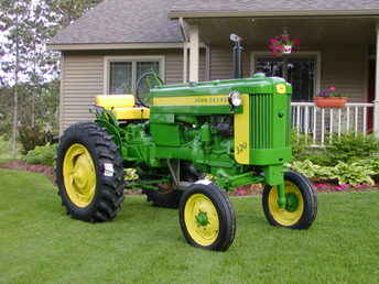 John Deere 320 S (Sweetheart)