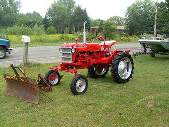 Farmall Cub/3PT/Snow Blade