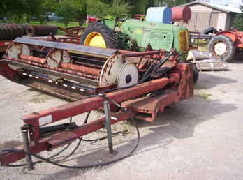 International 990 Mower/Condit