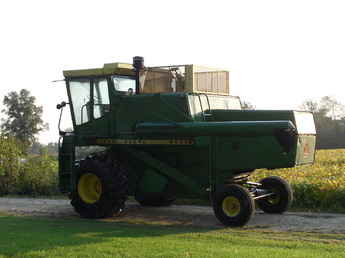 John Deere 6600 Combine