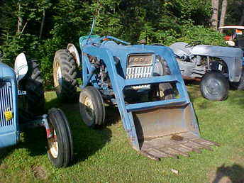 Ford 2000 With Front Loader