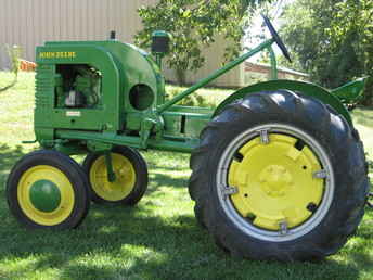 John Deere LA