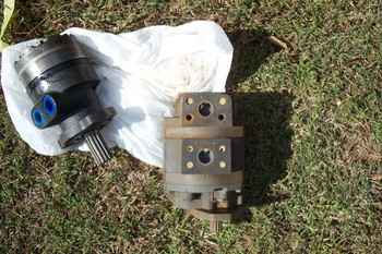 2 Hydraulic Pumps/Motors